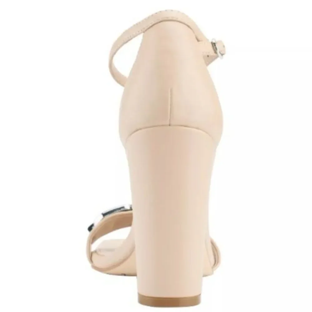 $49 NWT (9) MARC FISHER Sandal